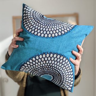 Learn to use a Sewing Machine: make a Simple Cushion
